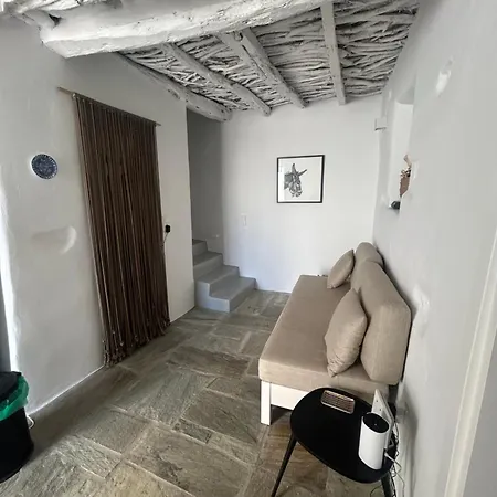 - Traditional House Márpissa